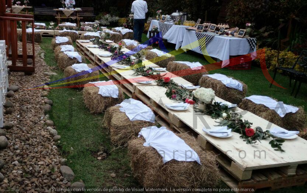 Alquiler de mesas para todo tipo de eventos. Mesa caballete